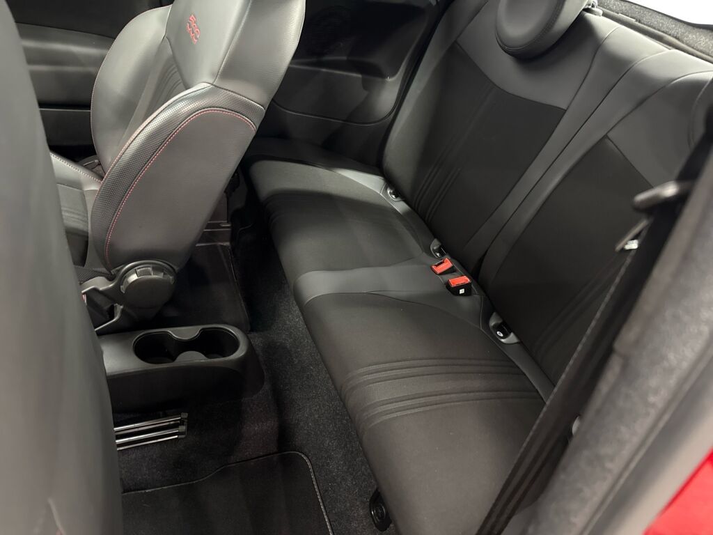 Fiat 500 2021 Punainen