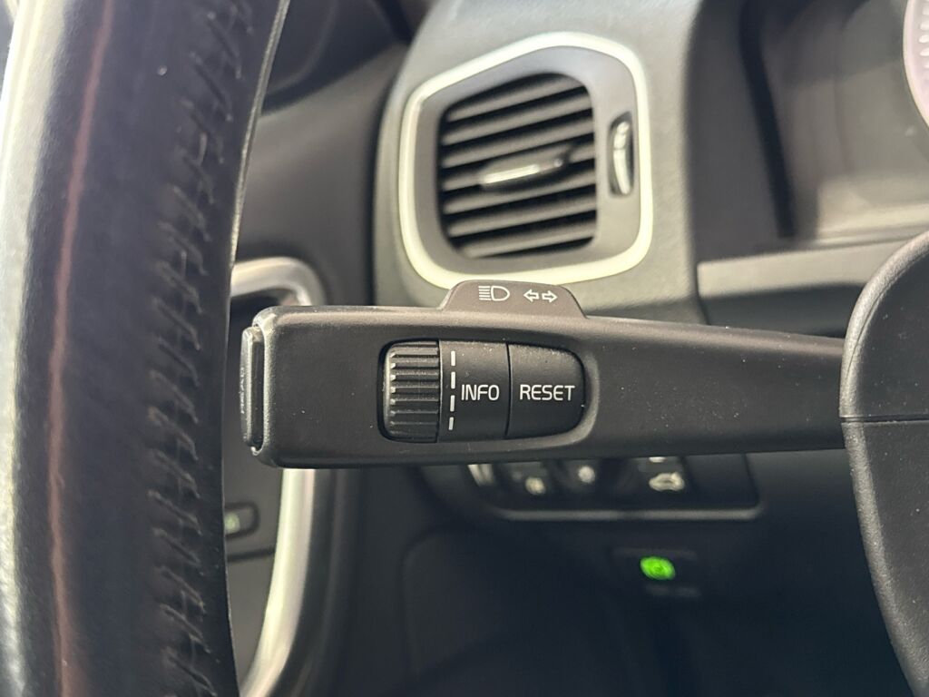 Volvo V60 2011 Ruskea (beige)