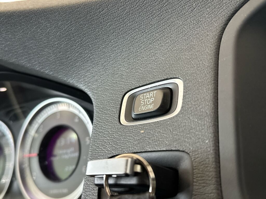 Volvo V60 2011 Ruskea (beige)