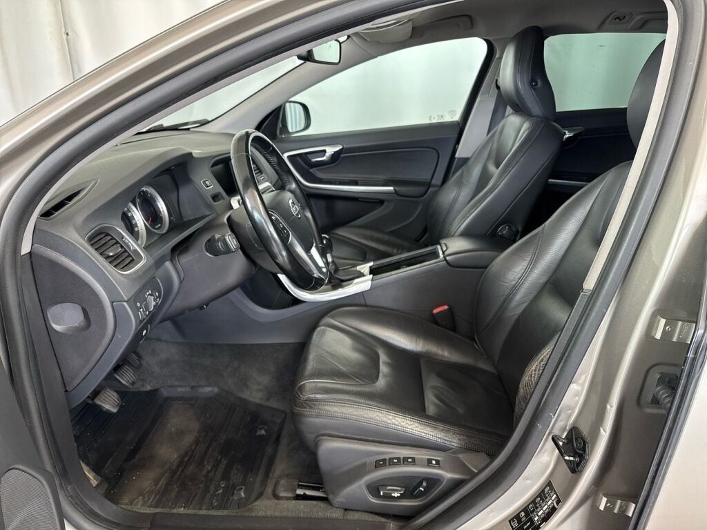 Volvo V60 2011 Ruskea (beige)