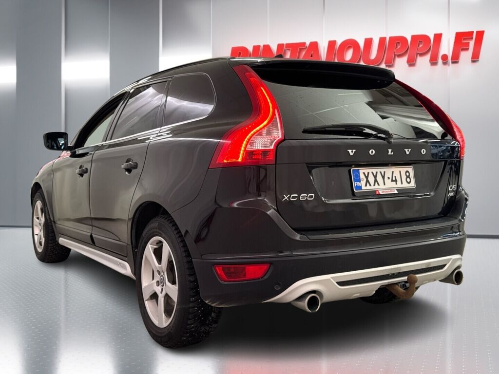 Volvo XC60 2011 Musta