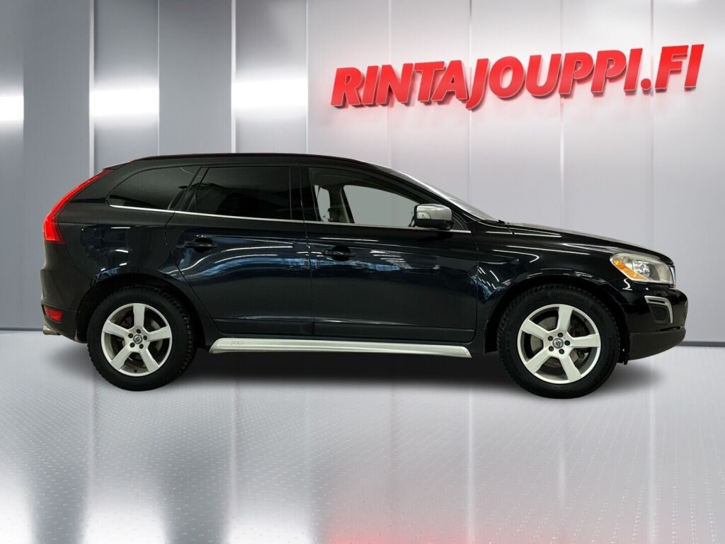 Volvo XC60 2011 Musta