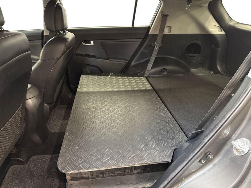 Kia Sportage 2011 Hopea
