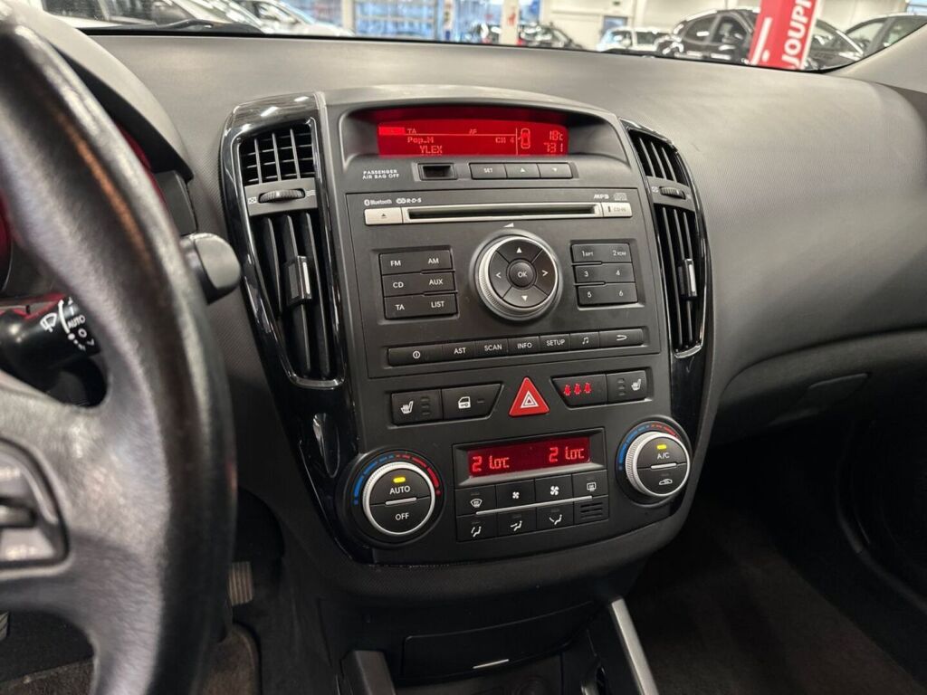 Kia Ceed 2011 Hopea