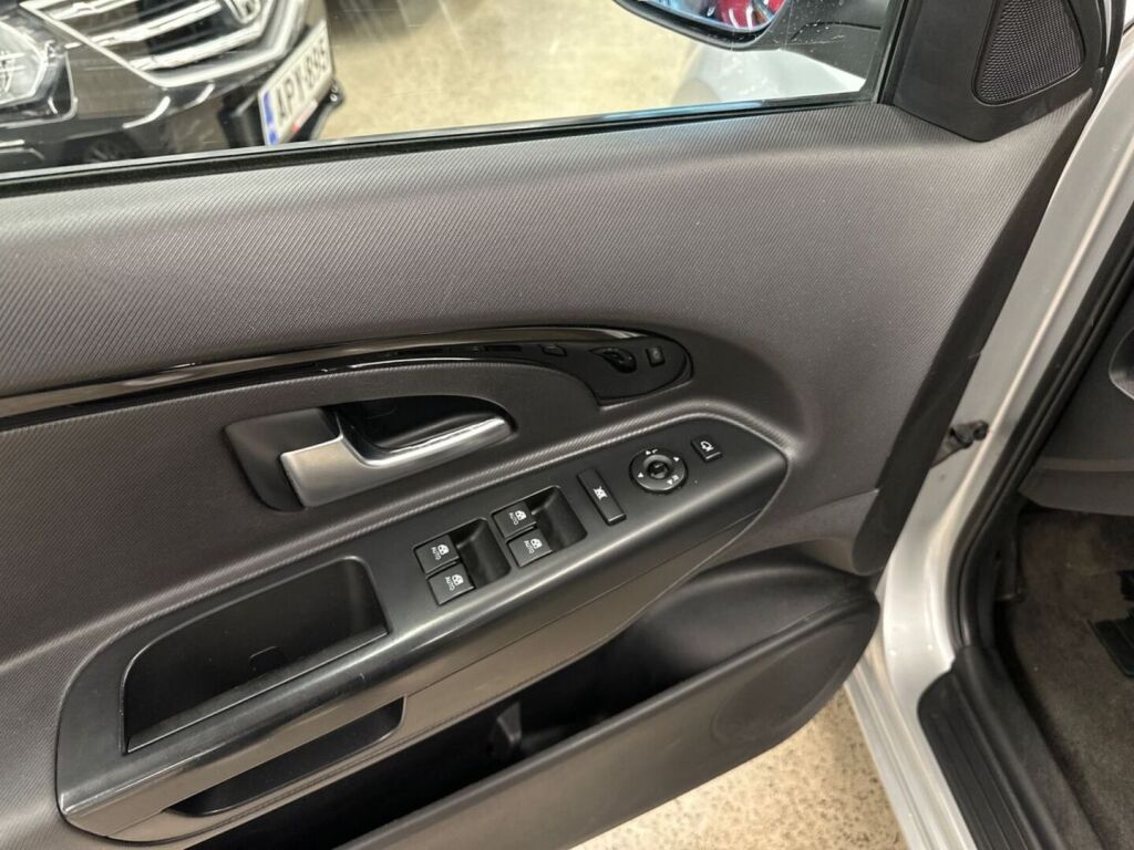 Kia Ceed 2011 Hopea