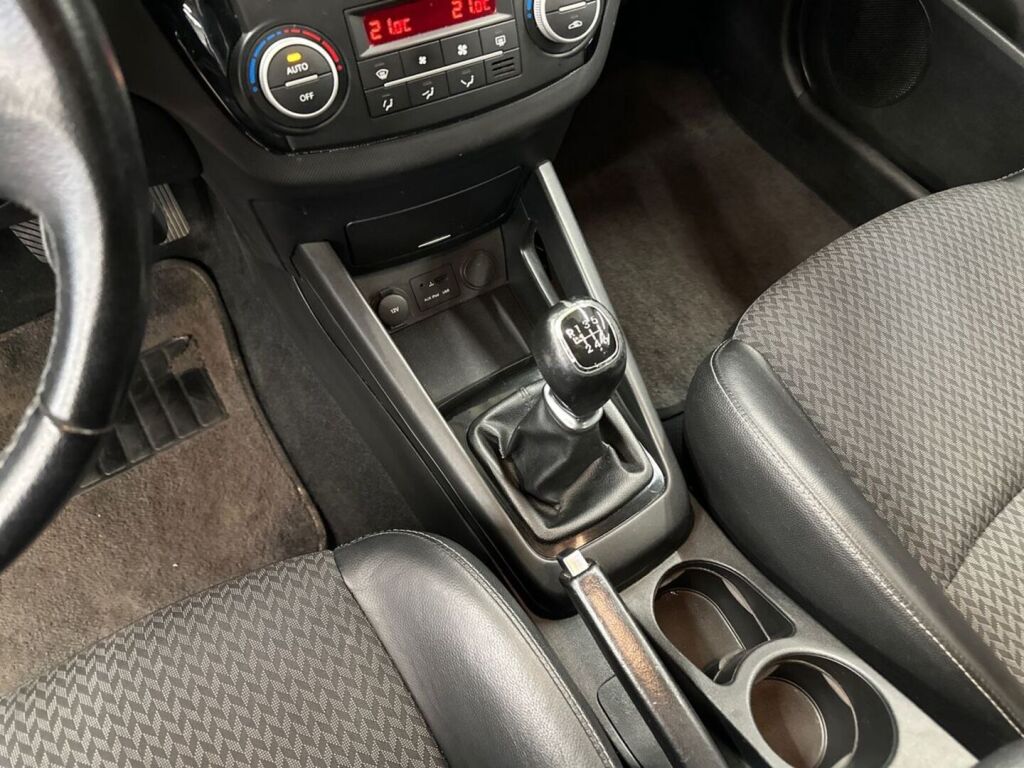 Kia Ceed 2011 Hopea