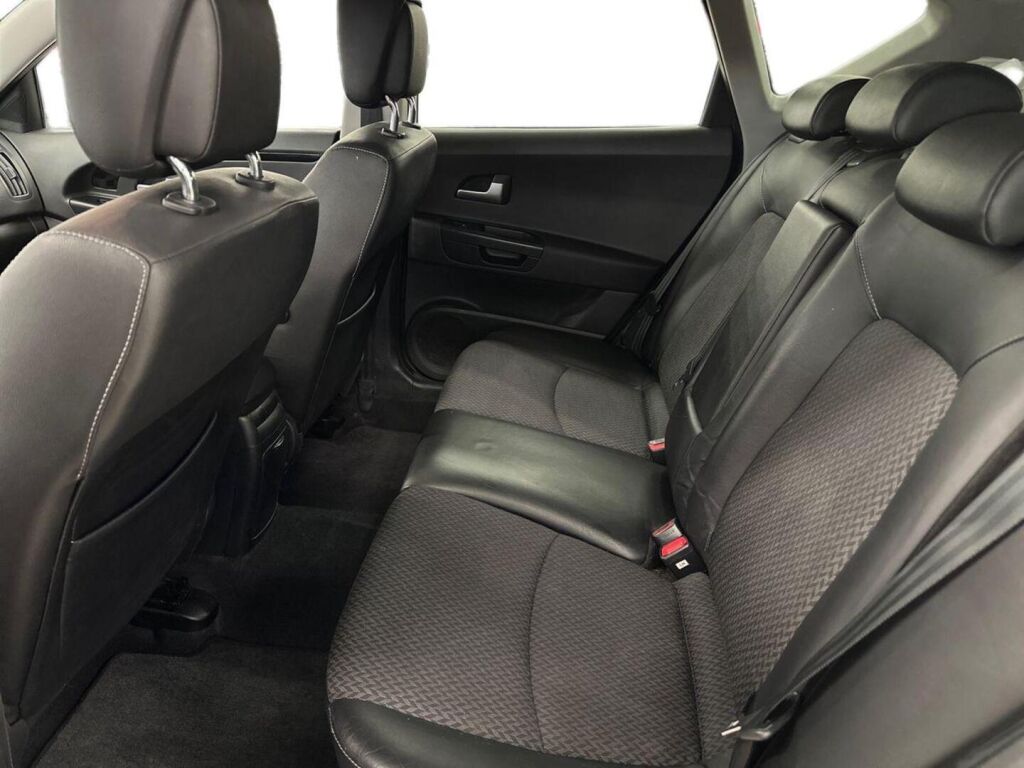 Kia Ceed 2011 Hopea