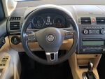 Volkswagen Touran 2011 Musta