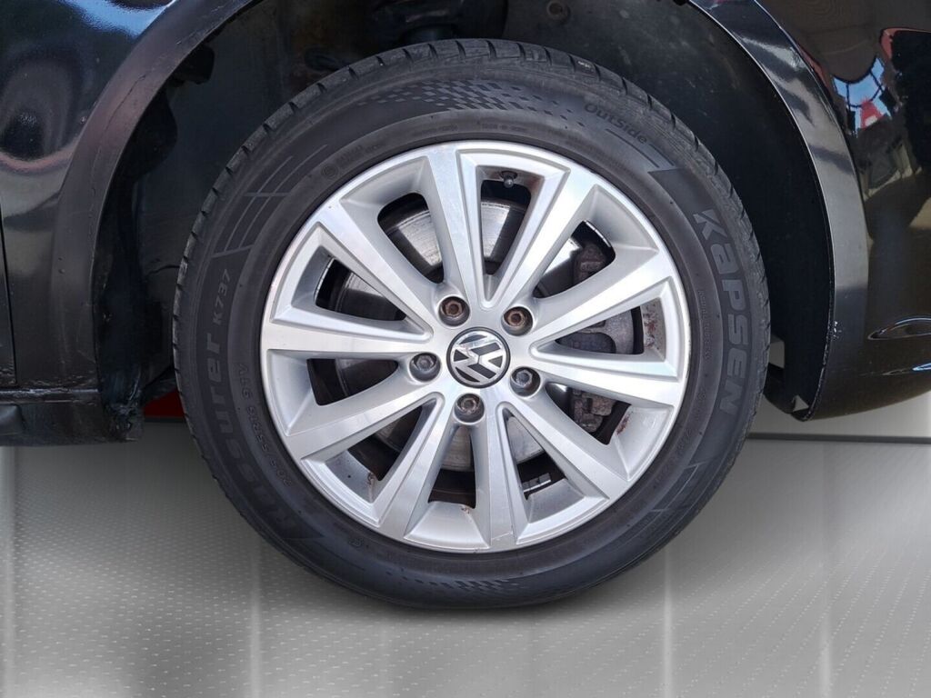 Volkswagen Touran 2011 Musta