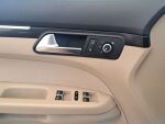 Volkswagen Touran 2011 Musta
