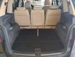 Volkswagen Touran 2011 Musta