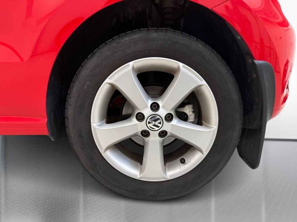 Volkswagen Polo 2011 Punainen