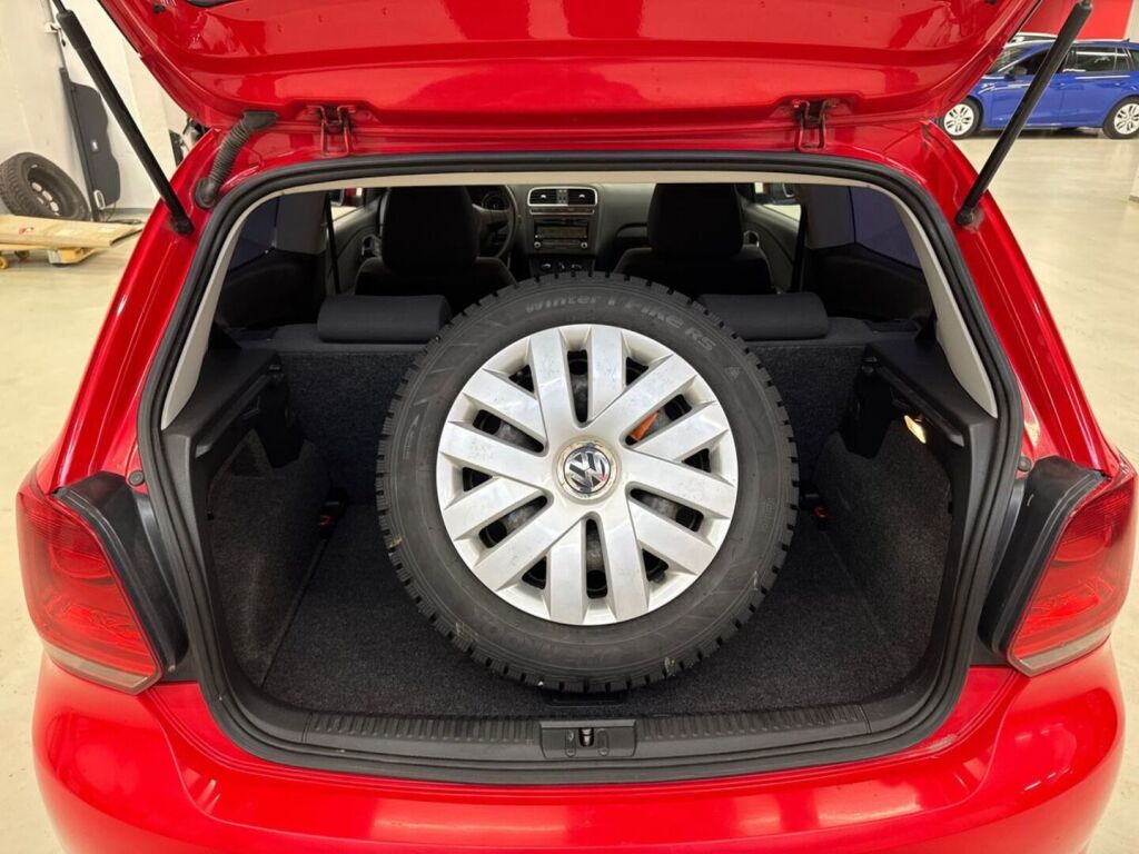 Volkswagen Polo 2011 Punainen