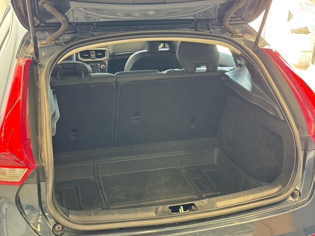 Volvo V40 2017 Sininen
