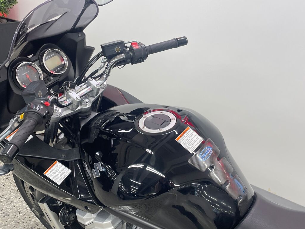 Suzuki GSF 2007 Musta