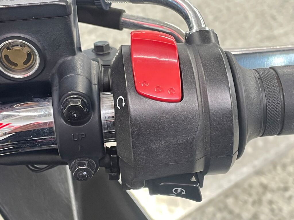 Suzuki GSF 2007 Musta