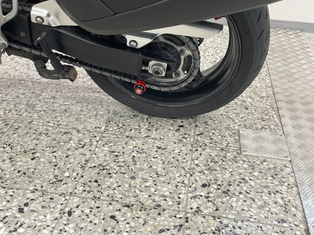 Suzuki GSF 2007 Musta