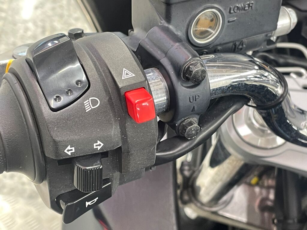 Suzuki GSF 2007 Musta