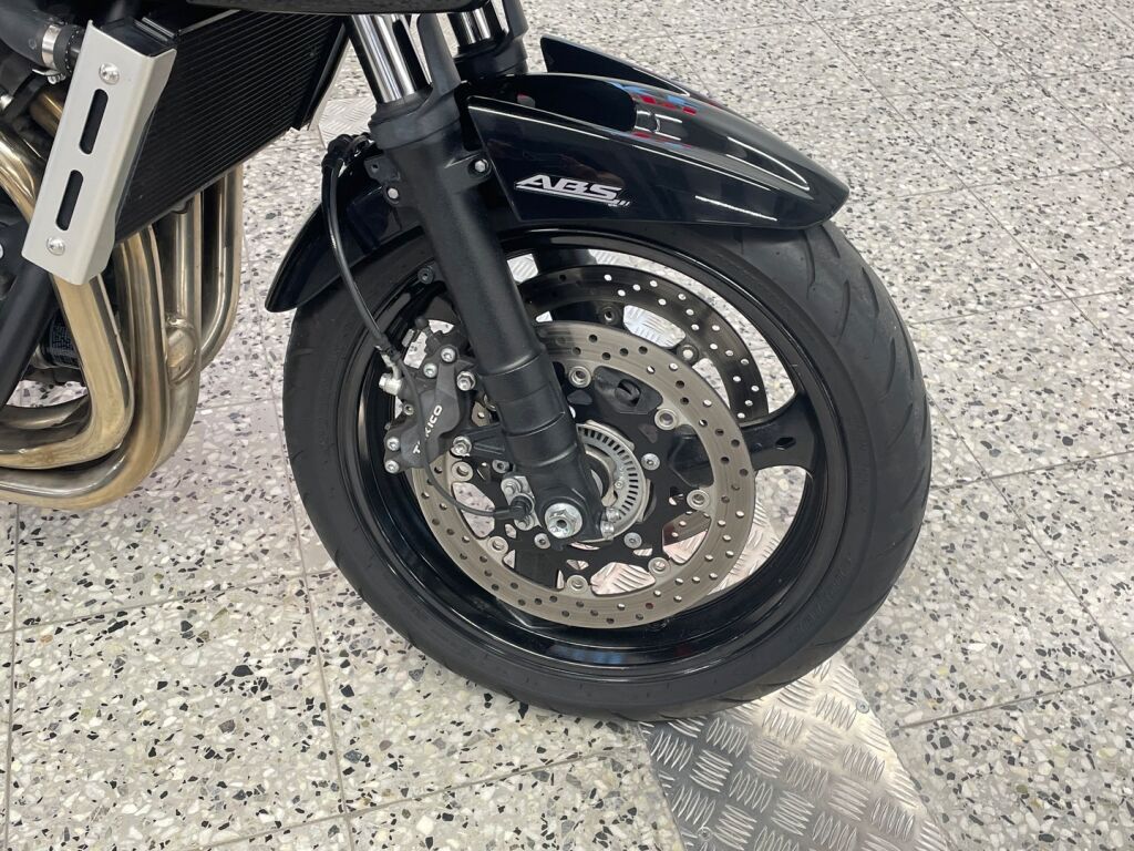Suzuki GSF 2007 Musta