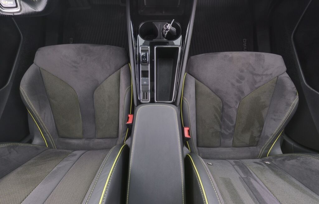 Skoda Enyaq 2023 Musta