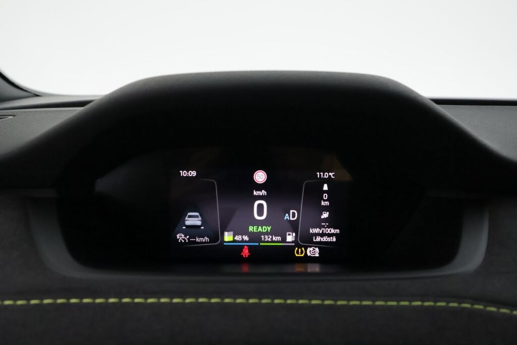 Skoda Enyaq 2023 Musta