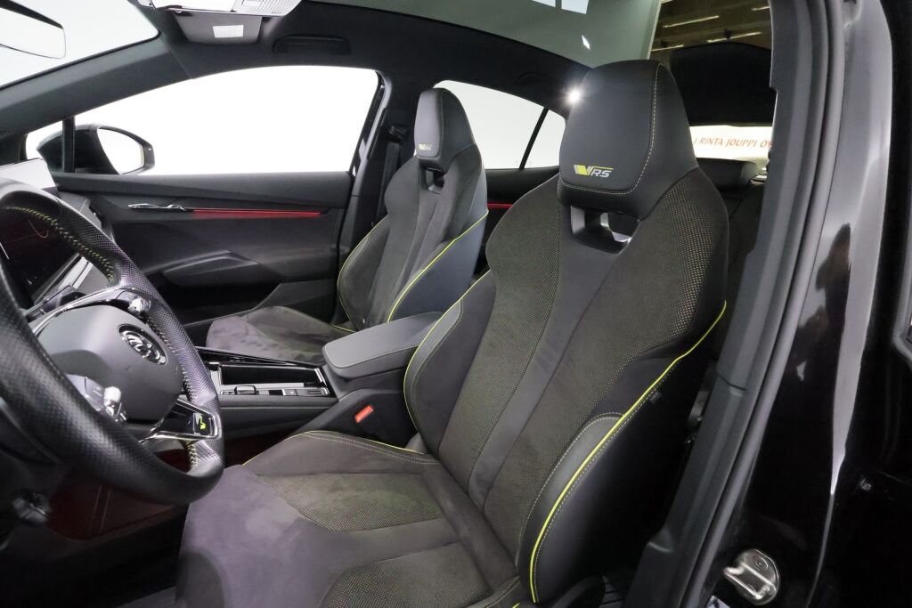 Skoda Enyaq 2023 Musta