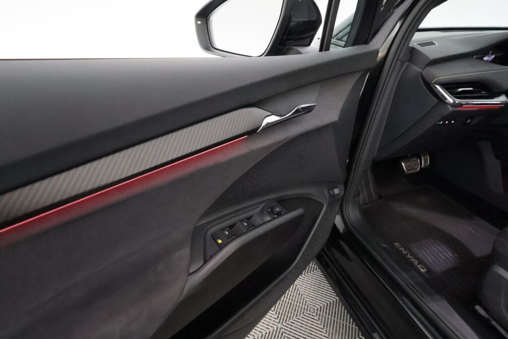 Skoda Enyaq 2023 Musta