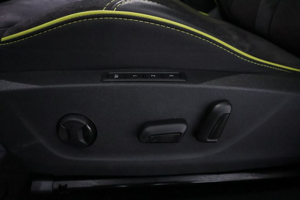 Skoda Enyaq 2023 Musta