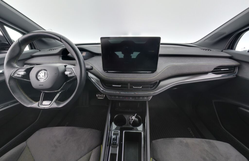 Skoda Enyaq 2023 Musta