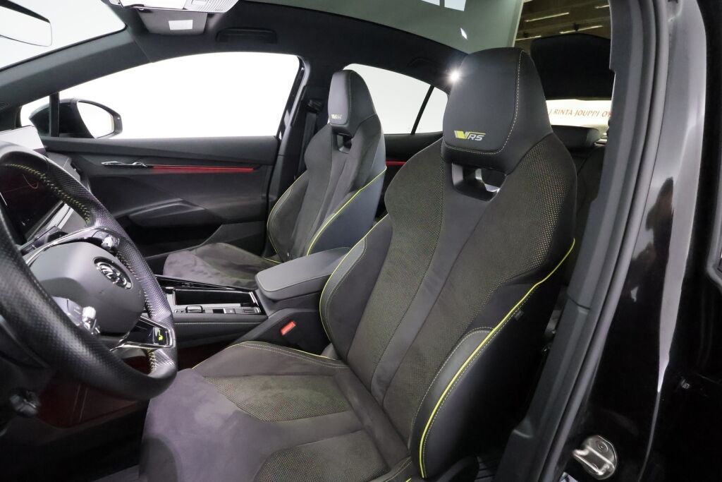 Skoda Enyaq 2023 Musta