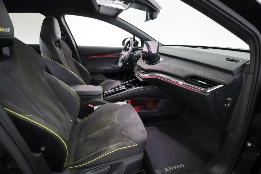 Skoda Enyaq 2023 Musta