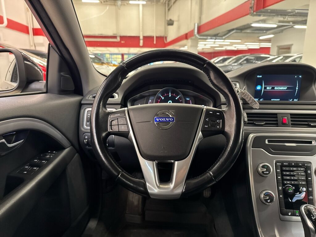 Volvo V70 2014 Musta