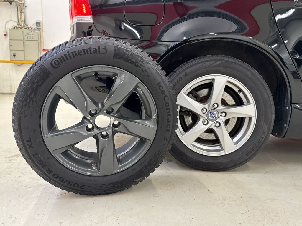 Volvo V70 2014 Musta