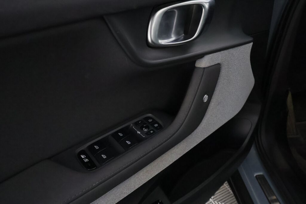 Polestar 2 2021 Harmaa