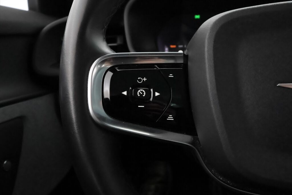 Polestar 2 2021 Harmaa