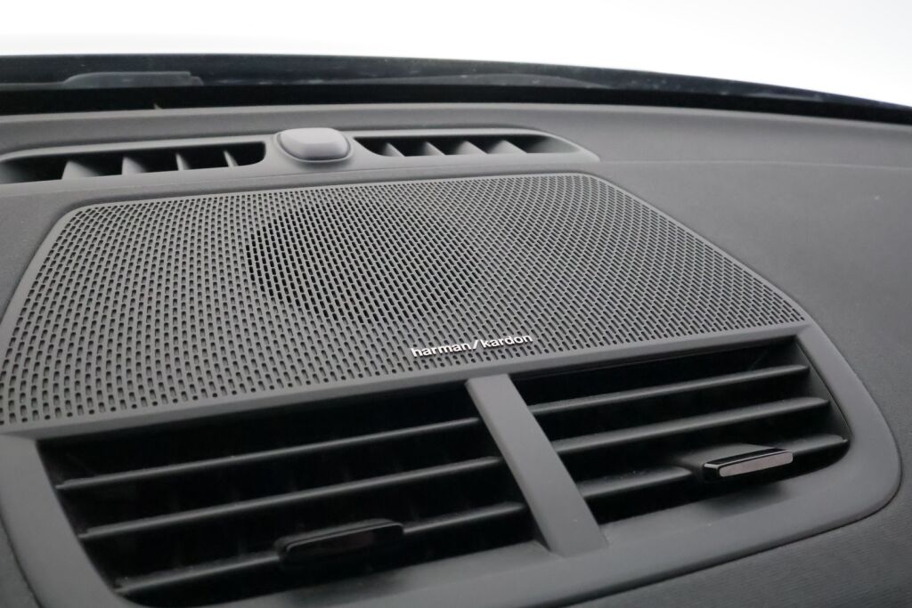 Polestar 2 2021 Harmaa