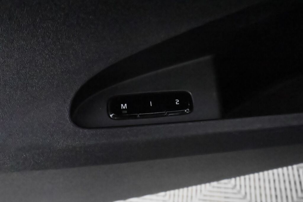 Polestar 2 2021 Harmaa