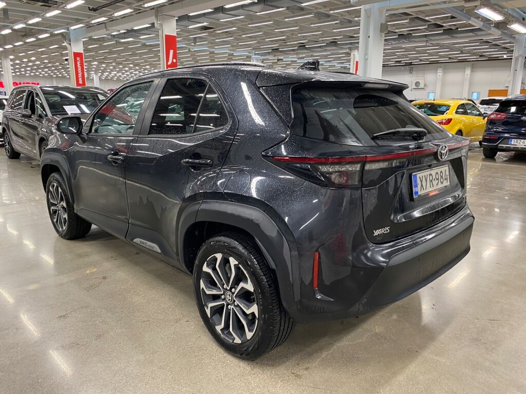 Toyota Yaris Cross 2025 Musta