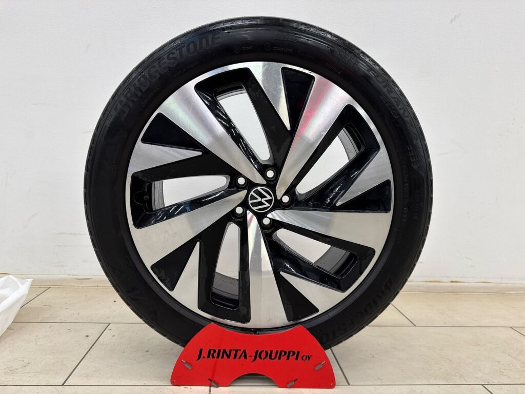 Volkswagen ID.5 2023 Valkoinen