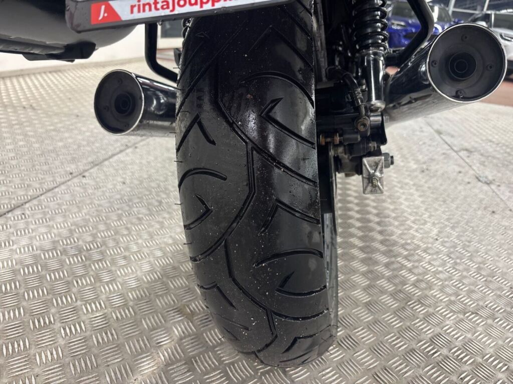 Honda CB 2002 Valkoinen