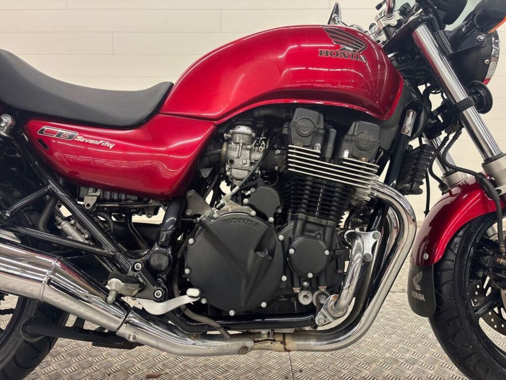 Honda CB 2002 Valkoinen