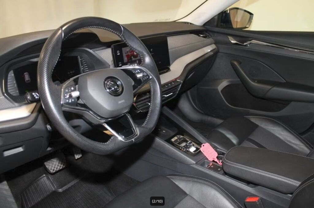 Skoda Octavia 2023 Sininen