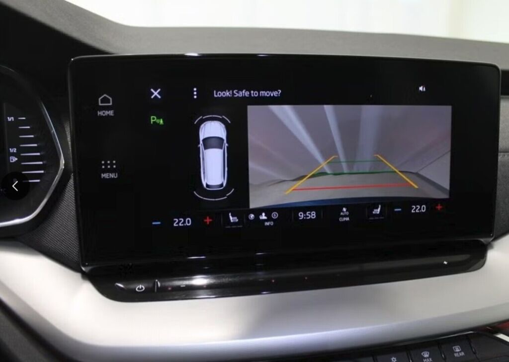 Skoda Octavia 2023 Sininen