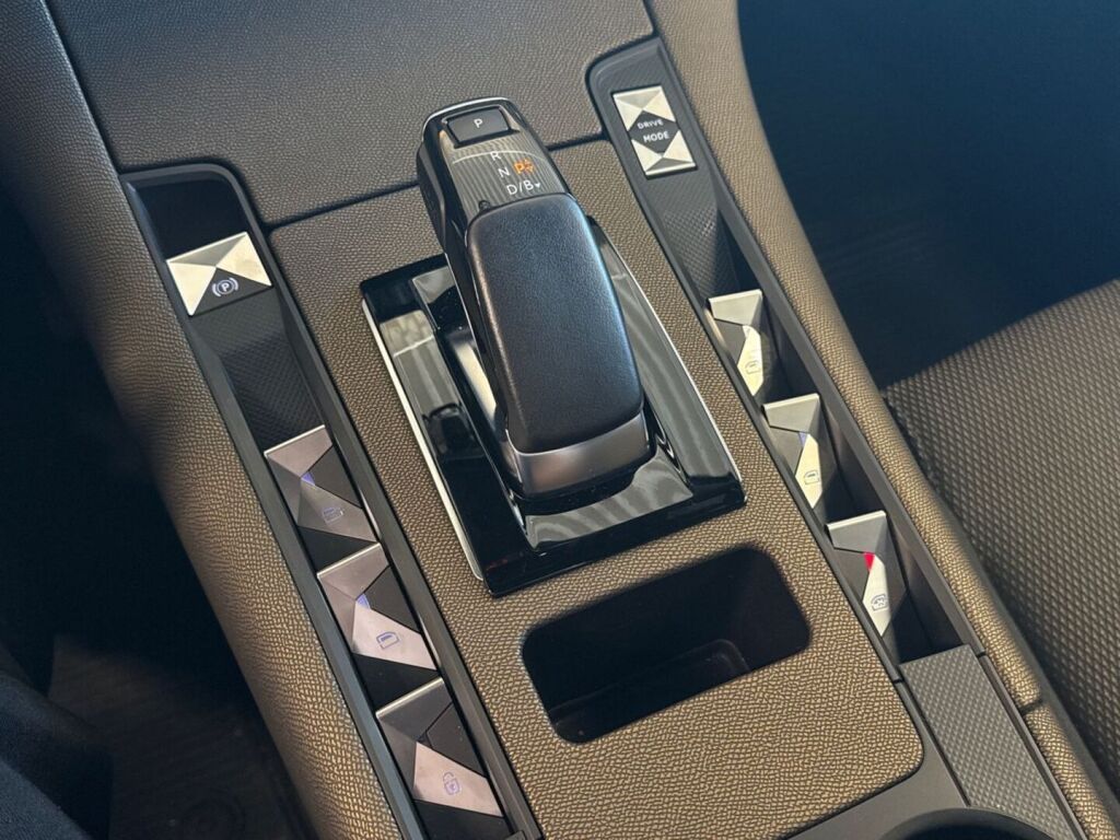 Ds 7 Crossback 2022 Valkoinen