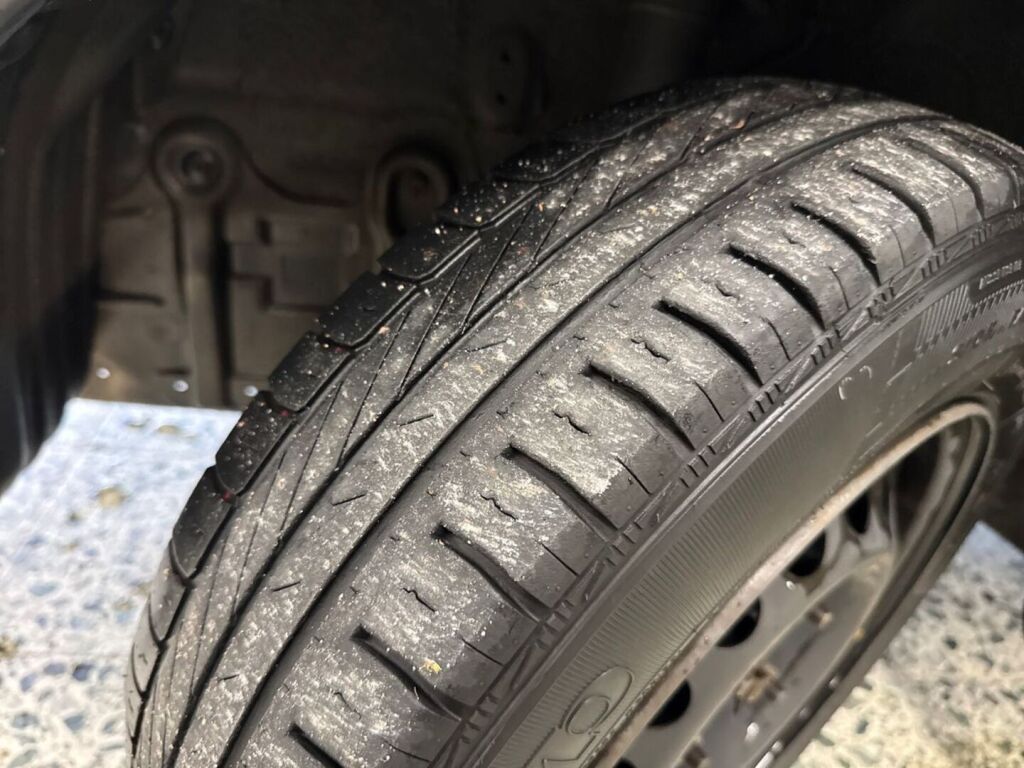 Nissan Micra 1999 Vihreä