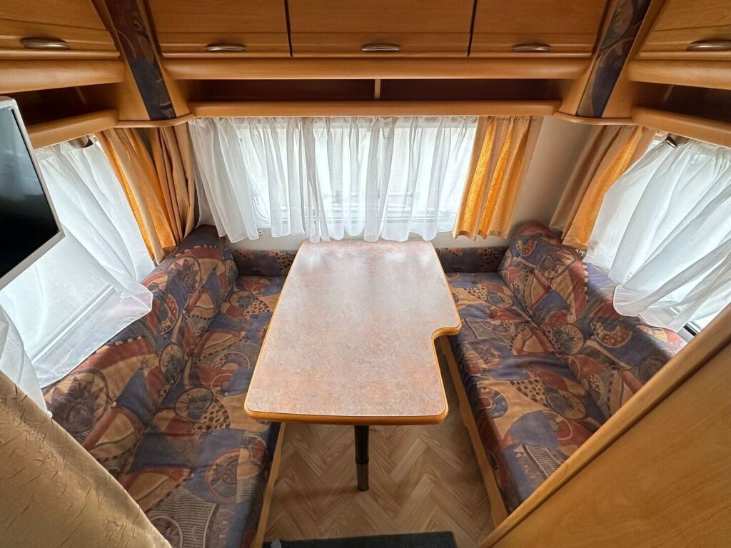 LMC Liberty A 630 R 1999 Valkoinen