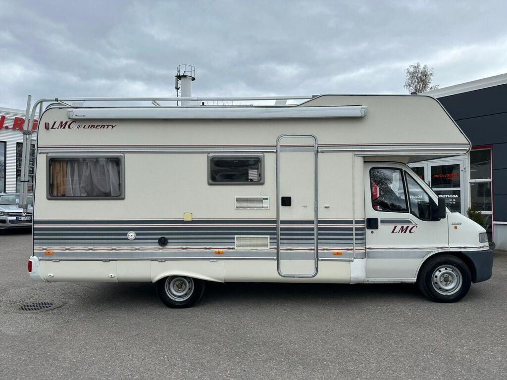 LMC Liberty A 630 R 1999 Valkoinen