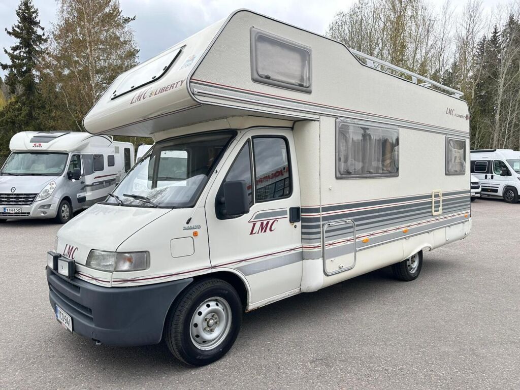 LMC Liberty A 630 R 1999 Valkoinen