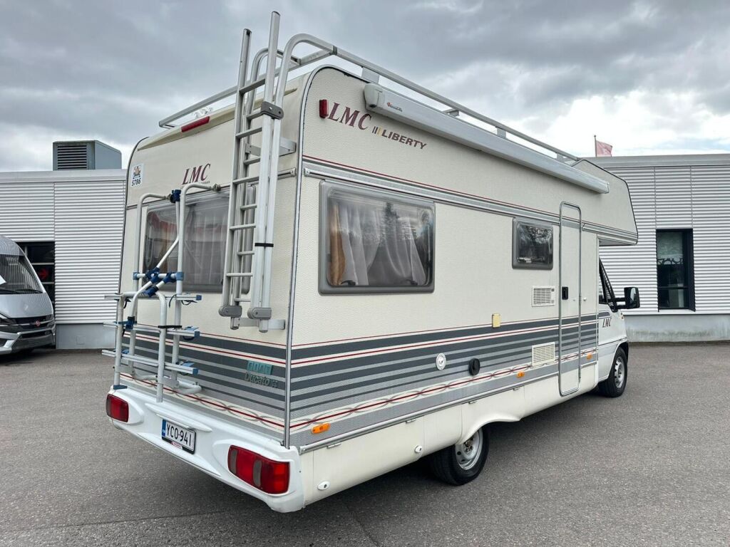 LMC Liberty A 630 R 1999 Valkoinen