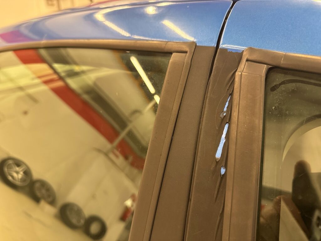 Nissan Almera 2000 Sininen